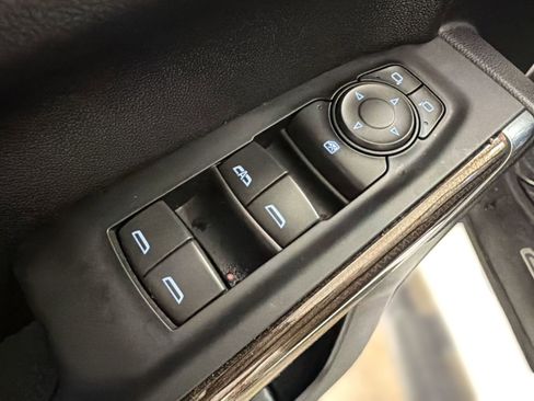 Used 2022 Chevrolet Silverado 1500 LT image 11