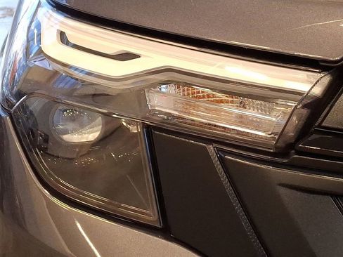 Used 2025 Subaru Forester image 12