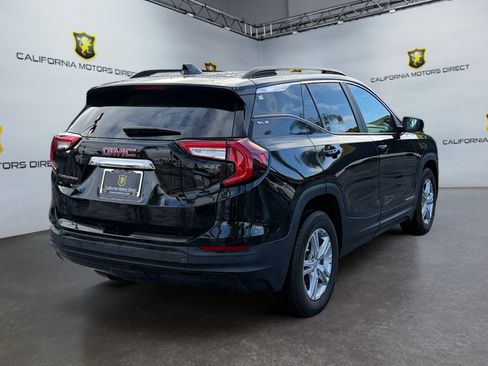 Used 2022 GMC Terrain SLE w/ Driver Convenience Package image 5