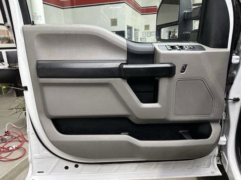 Used 2019 Ford F250 XL w/ Power Equipment Group image 10