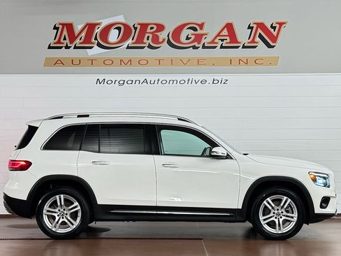 Used 2022 Mercedes-Benz GLB 250 GLB 250 4MATIC image 2