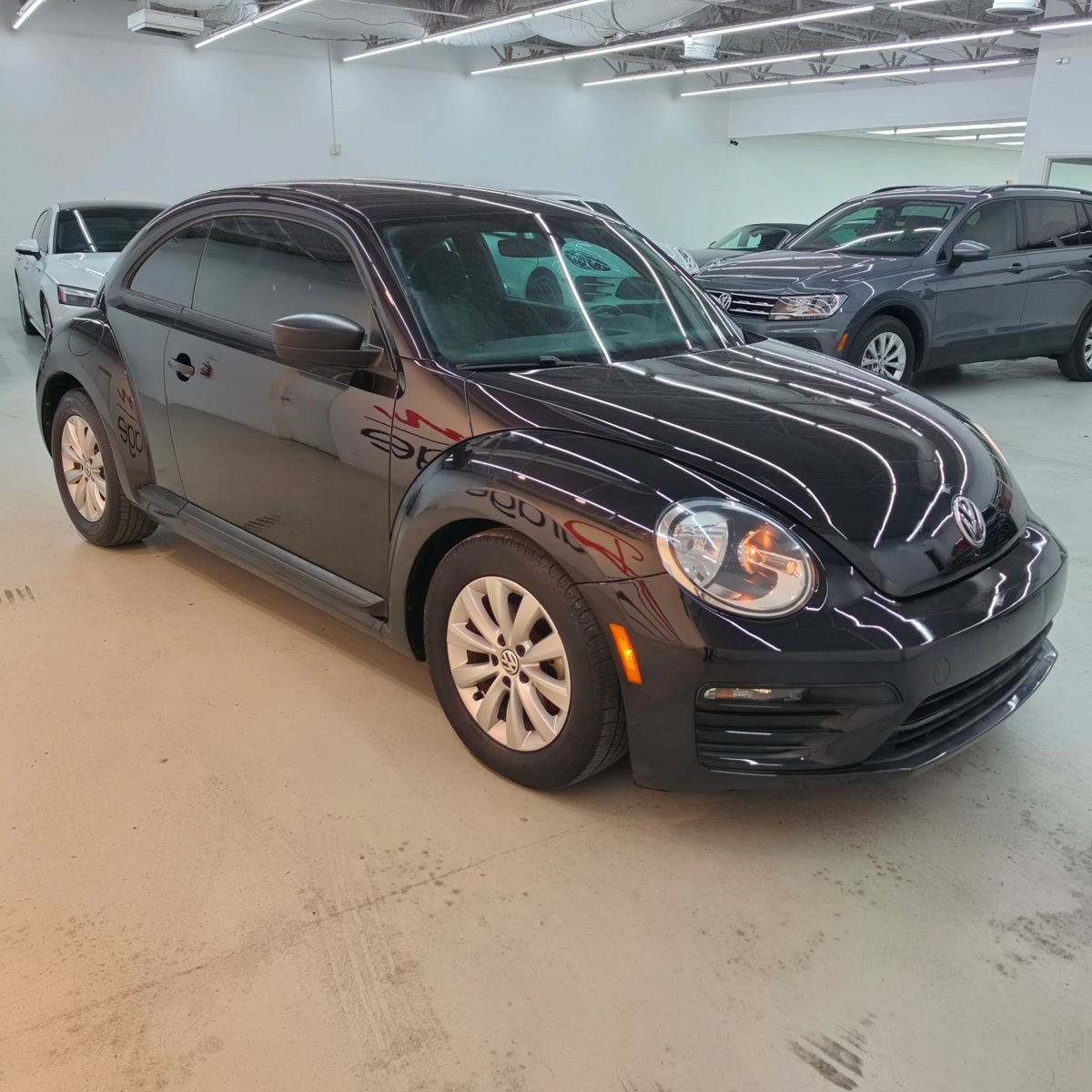 Used 2017 Volkswagen Beetle 1.8T S FWD image 8