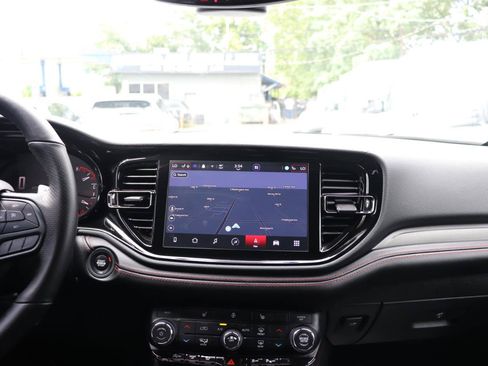 Used 2025 Dodge Durango GT AWD/4WD image 21