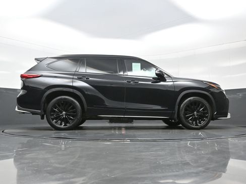 Used 2023 Toyota Highlander XSE FWD image 33