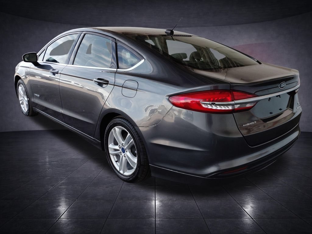 Used 2019 Ford Fusion SE FWD image 3