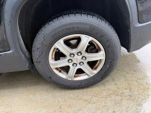 Used 2018 GMC Acadia SLE FWD image 3