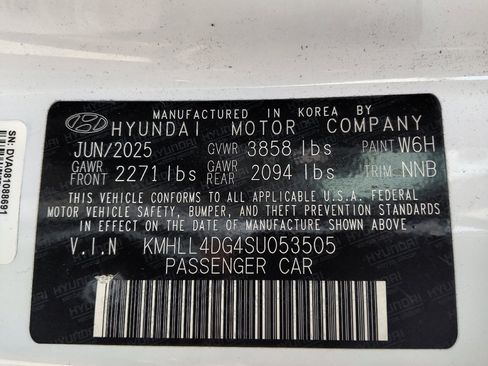 Used 2025 Hyundai Elantra SE FWD image 33