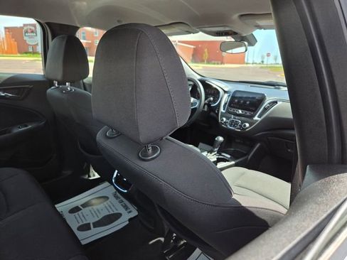 Used 2019 Chevrolet Malibu LT FWD image 35