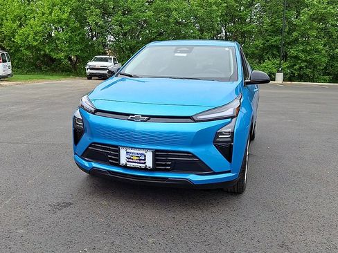 New 2027 Chevrolet Bolt LT w/ Comfort Package FWD image 6