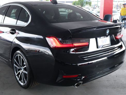 Used 2020 BMW 330i Sedan w/ Premium Package image 9