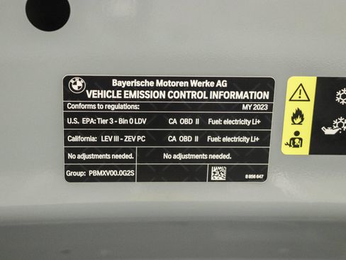 Used 2023 BMW i4 eDrive40 w/ M Sport Package RWD image 28