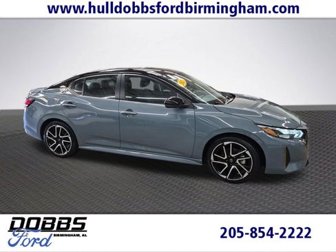 Used 2025 Nissan Sentra SR FWD image 1
