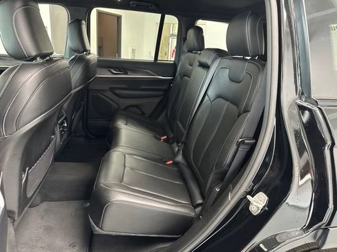 Used 2024 Jeep Grand Cherokee Limited w/ Black Appearance Package AWD/4WD image 24