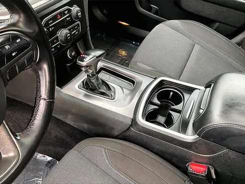 Used 2019 Dodge Charger SXT image 16