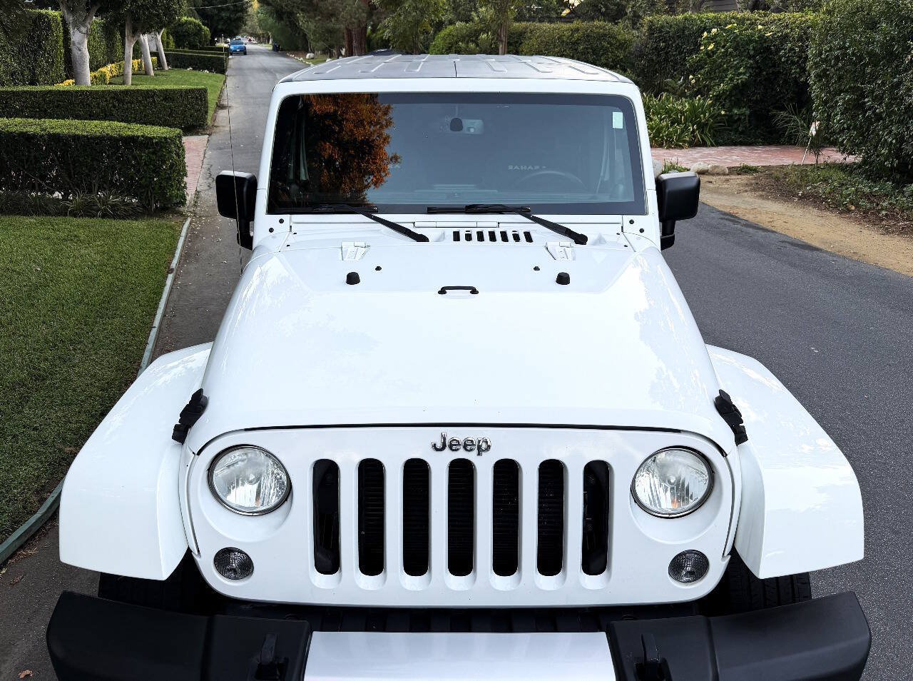 Used 2014 Jeep Wrangler Unlimited Sahara w/ Connectivity Group AWD/4WD image 11