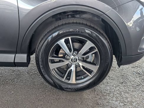 Certified 2018 Toyota RAV4 XLE FWD image 7