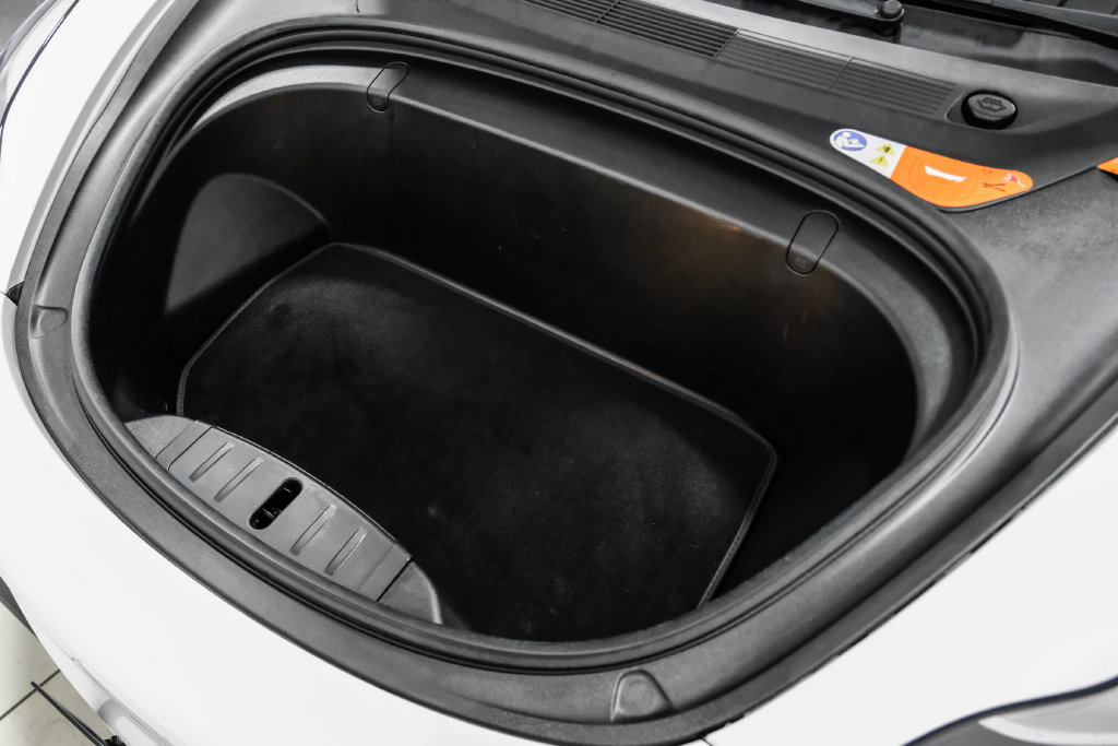 Used 2018 Tesla Model 3 Long Range RWD image 55