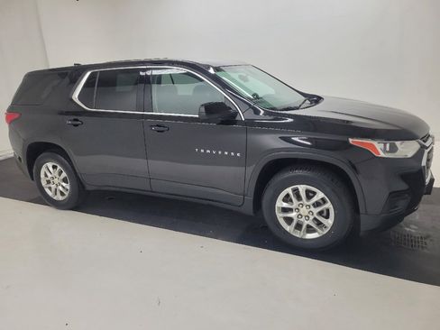 Used 2020 Chevrolet Traverse LS FWD image 11