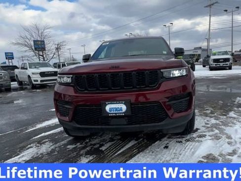 New 2025 Jeep Grand Cherokee Laredo image 3