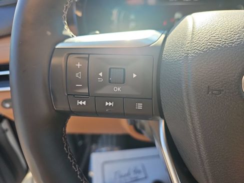 Used 2025 INFINITI QX60 Sensory AWD/4WD image 17