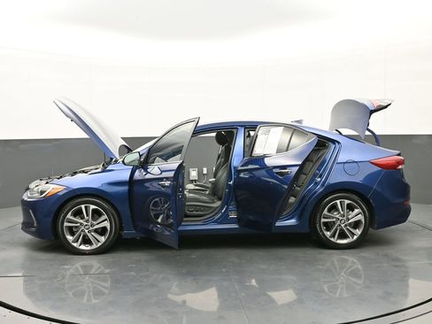 Used 2017 Hyundai Elantra Limited w/ Limited Tech Package 04 image 49