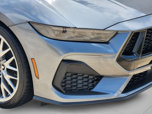 Used 2025 Ford Mustang GT Premium RWD image 32