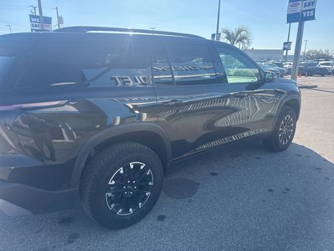 Used 2024 Chevrolet Traverse Z71 w/ Enhanced Driving Package image 3