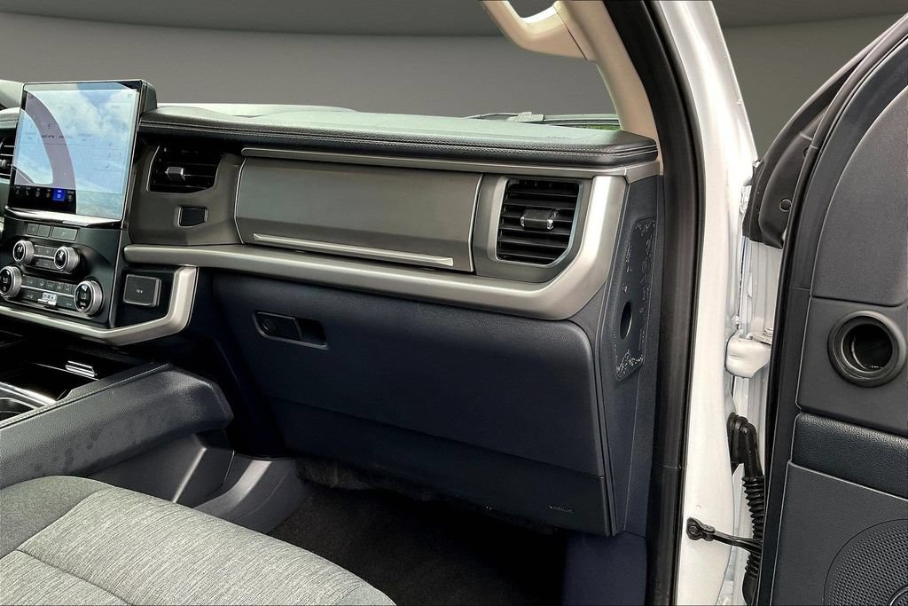Used 2024 Ford Expedition XLT RWD image 30