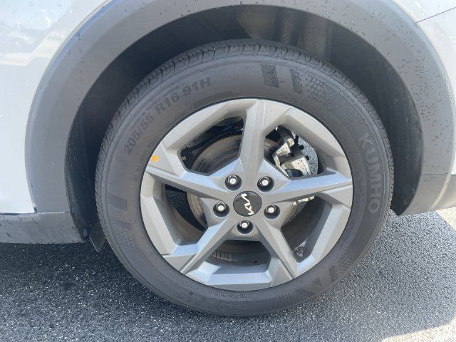 Used 2025 Kia K4 FWD image 30