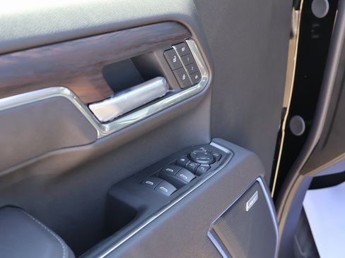 New 2025 GMC Sierra 2500 SLT w/ SLT Premium Package image 13