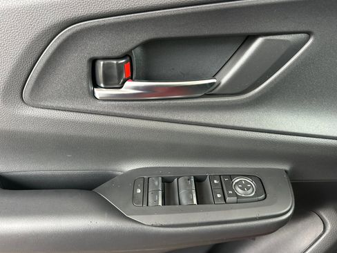 New 2026 Toyota Prius Plug-In Hybrid image 9