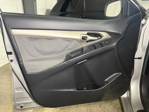 Used 2010 Toyota Matrix image 12