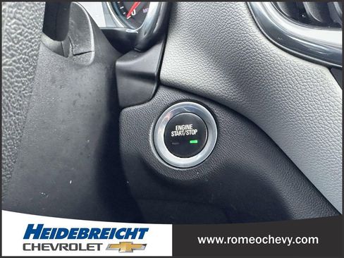 Used 2020 Chevrolet Equinox LT image 33