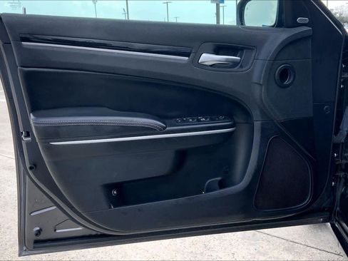 Used 2023 Chrysler 300 S image 22