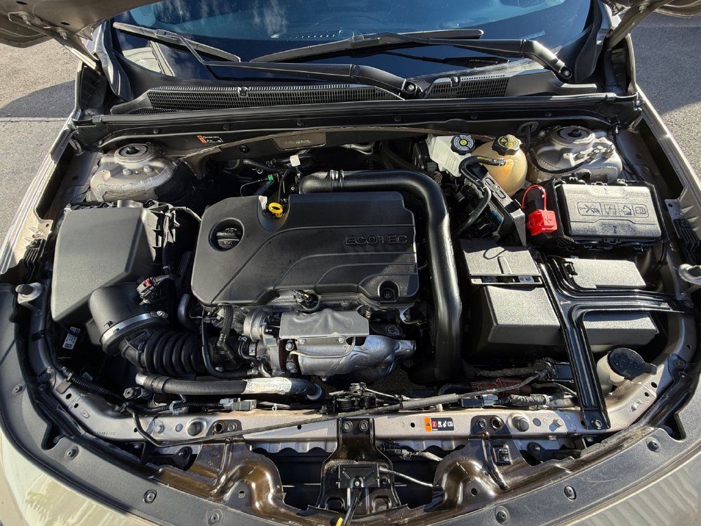 Used 2023 Chevrolet Malibu LT FWD image 24