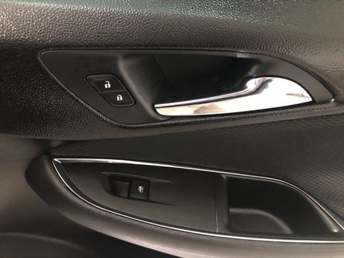 Used 2018 Chevrolet Cruze LS image 14