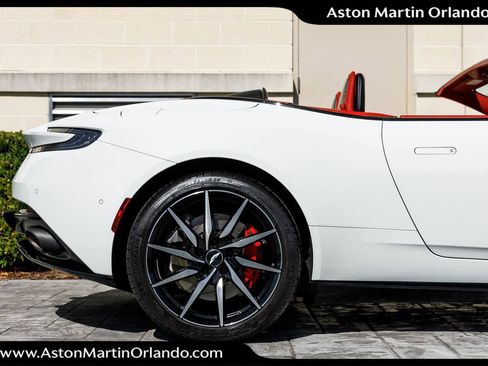 Used 2019 Aston Martin DB11 Volante image 21
