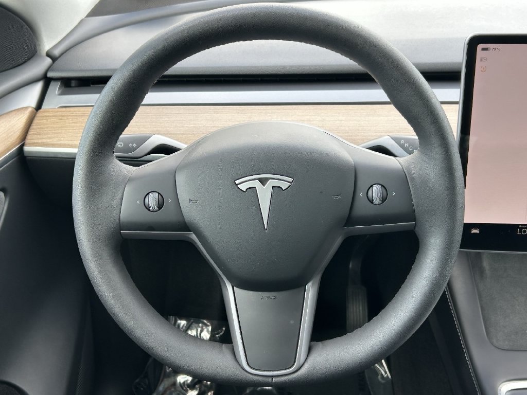 Used 2024 Tesla Model Y Long Range AWD/4WD image 18