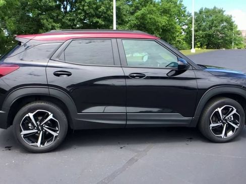 Used 2021 Chevrolet TrailBlazer RS w/ Technology Package AWD/4WD image 9