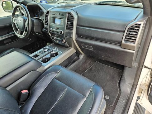 Used 2018 Ford Expedition XLT w/ Equipment Group 201A RWD image 21