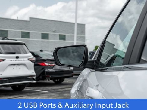 Used 2023 Chevrolet Equinox LT w/ Driver Convenience Package FWD image 17