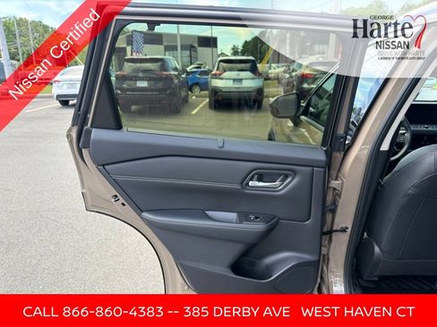 Certified 2025 Nissan Rogue SL w/ SL Premium Package AWD/4WD image 20