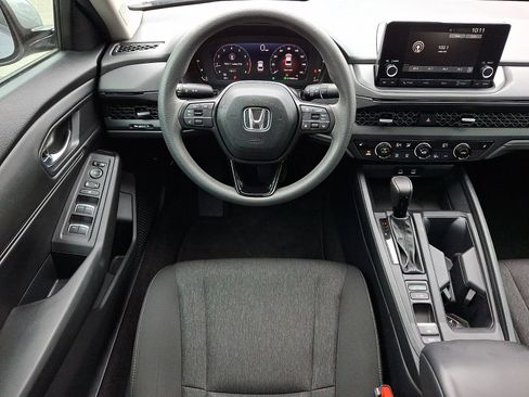 Used 2023 Honda Accord EX image 11