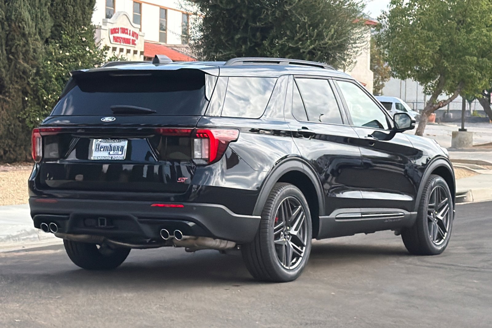 New 2027 Ford Explorer ST RWD image 4