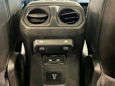 Used 2021 Jeep Wrangler Unlimited Sahara image 40