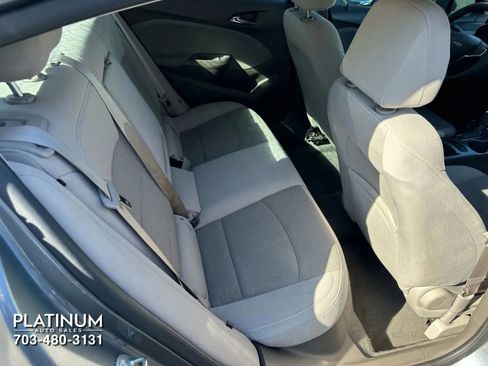 Used 2018 Chevrolet Cruze LT image 16