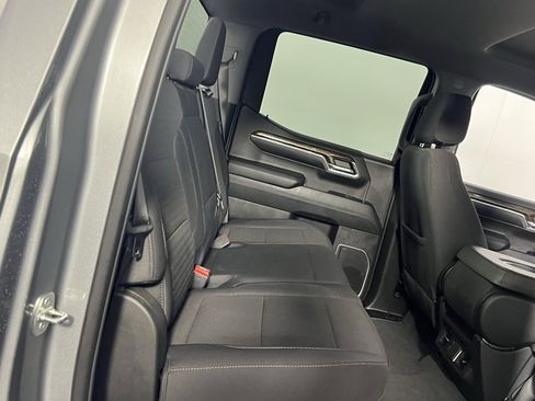 Used 2024 GMC Sierra 1500 SLE image 28