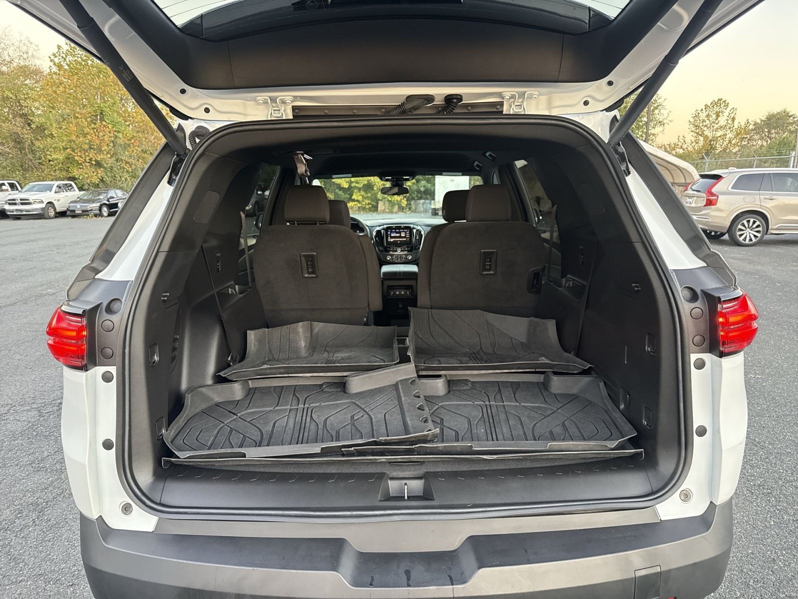 Used 2023 Chevrolet Traverse LT w/ LPO, Floor Liner Package AWD/4WD image 27