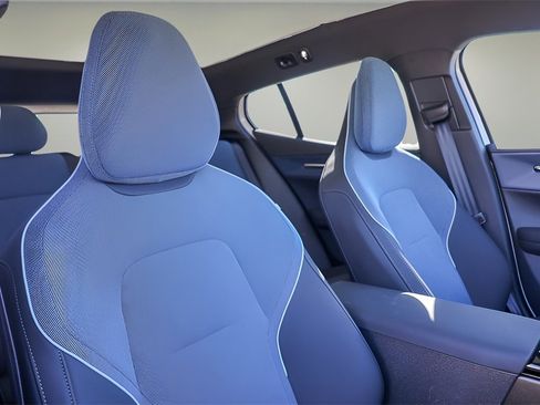 Used 2025 Volvo EX30 Ultra w/ Protection Package Premier image 24