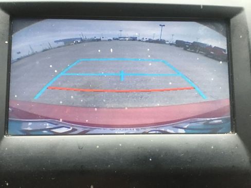 Used 2017 Toyota Camry SE image 16